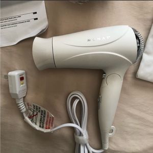 Monat Travel Mini Blow Dryer